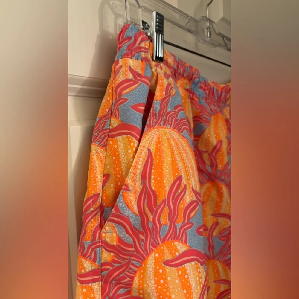 Vineyard Vines Men’s Swim Trunks in Neon Print, Size M